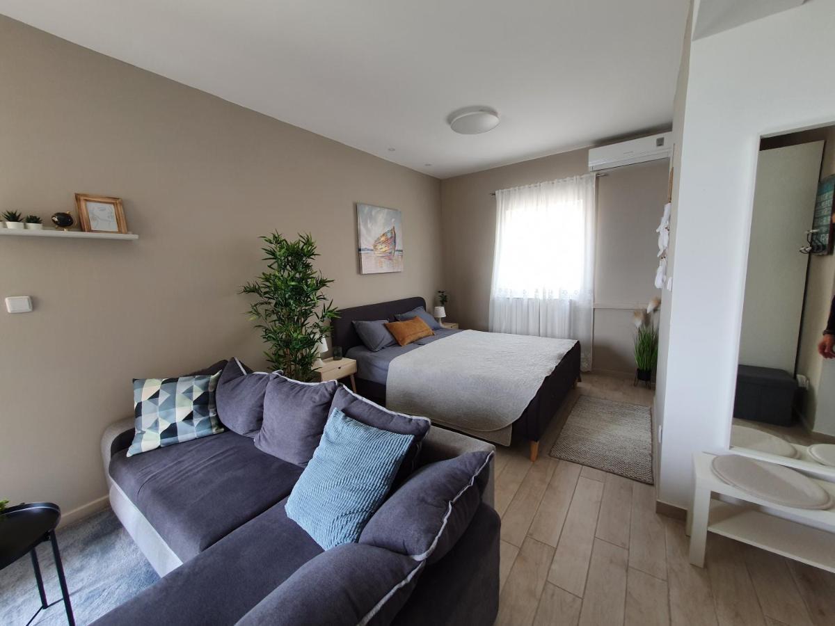 Apartment Danijela Novalja Exteriör bild