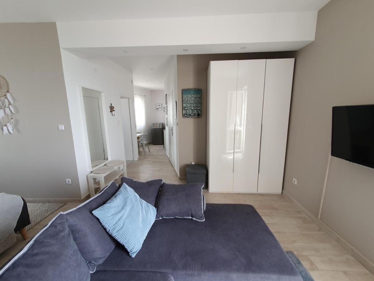 Apartment Danijela Novalja Exteriör bild