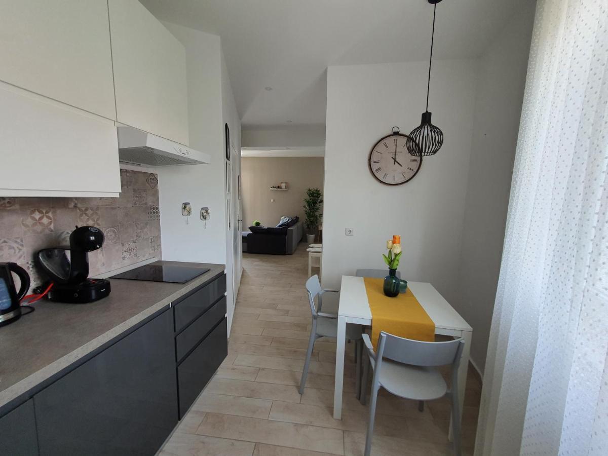 Apartment Danijela Novalja Exteriör bild